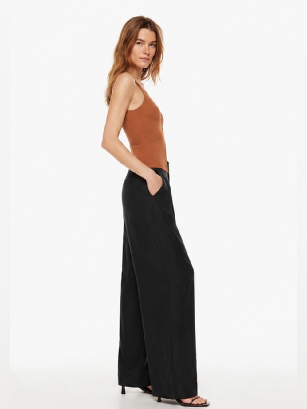 Aritzia| ‘Effortless’ Trouser Pants - Picture 6 of 12